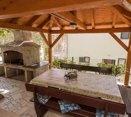 In With Sea View, Terrace, Air Conditioning, Wi-fi Apartment